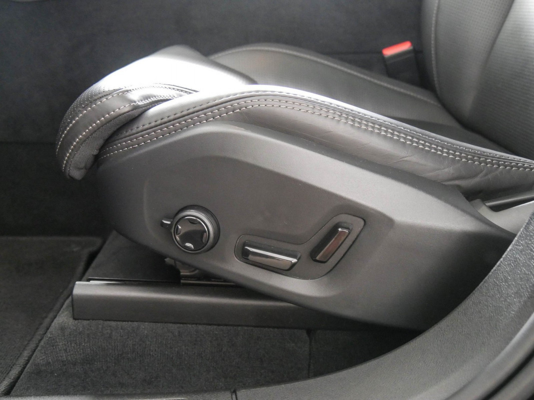 Volvo XC60 - SUV/Off-road - Schwarz - Gebrauchtwagen - Bild 14