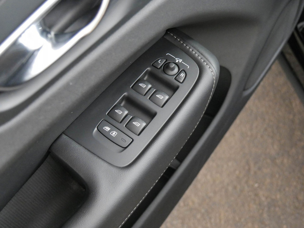 Volvo XC60 - SUV/Off-road - Schwarz - Gebrauchtwagen - Bild 15