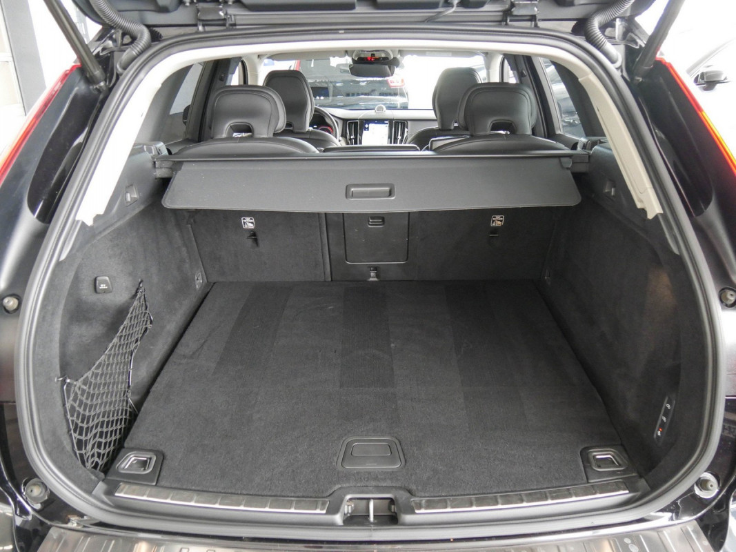 Volvo XC60 - SUV/Off-road - Schwarz - Gebrauchtwagen - Bild 16