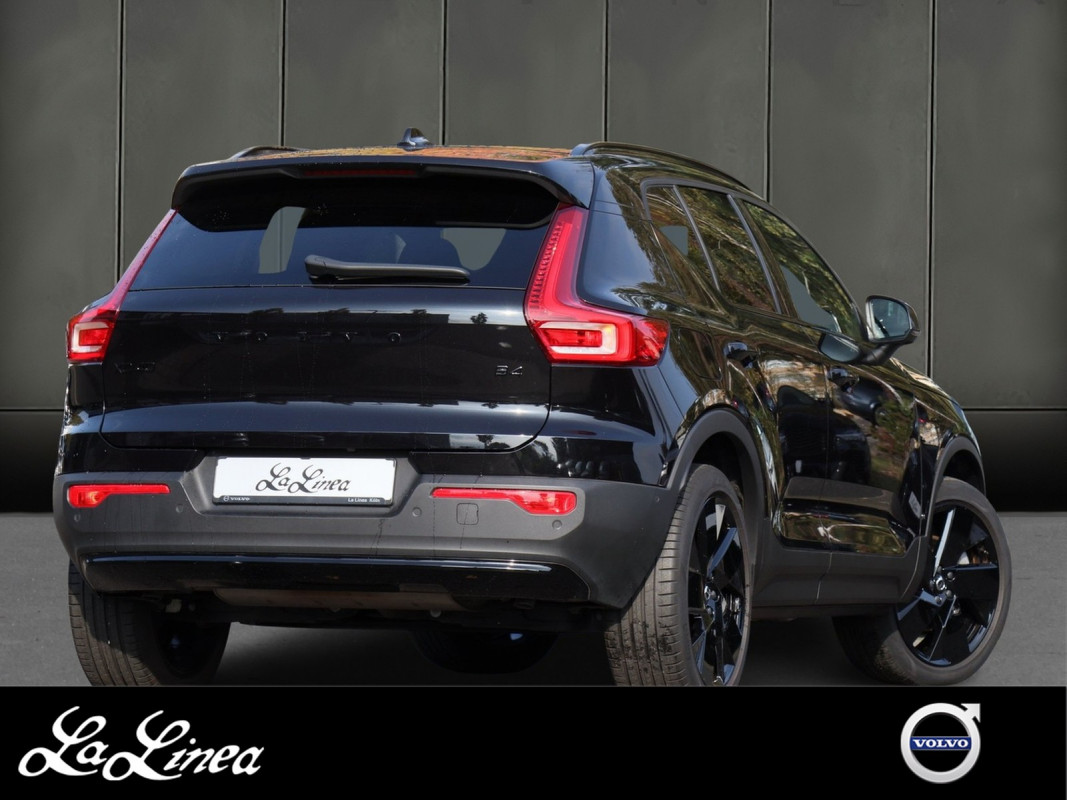 Volvo XC40 B4 - SUV/Off-road - Schwarz - Gebrauchtwagen - Bild 2