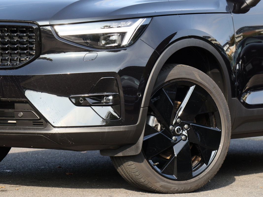 Volvo XC40 B4 - SUV/Off-road - Schwarz - Gebrauchtwagen - Bild 5
