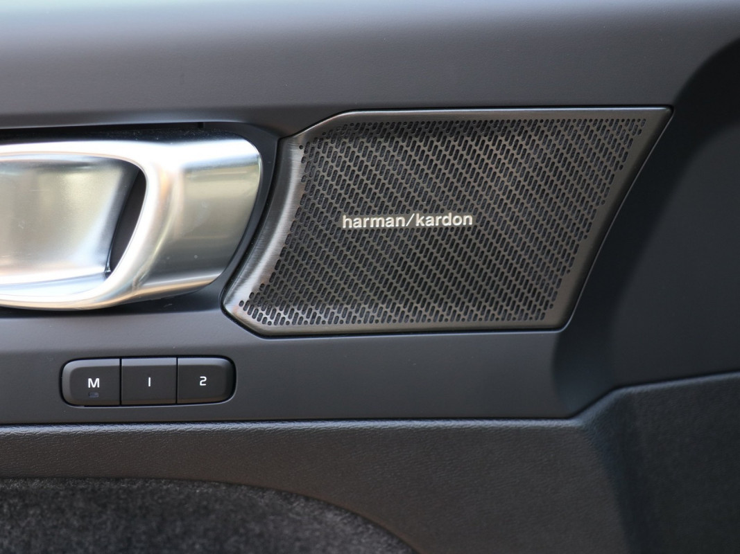 Volvo XC40 B4 - SUV/Off-road - Schwarz - Gebrauchtwagen - Bild 14
