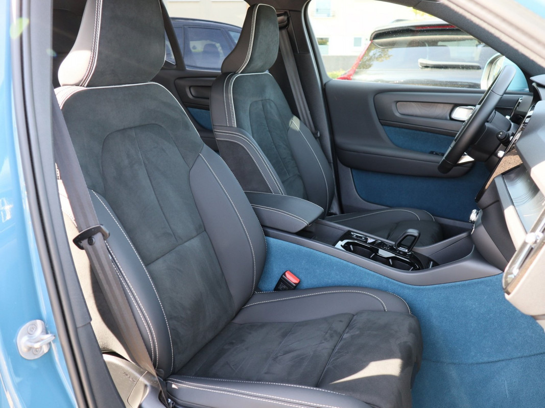 Volvo XC40 T4 - SUV/Off-road - Blau - Gebrauchtwagen - Bild 6