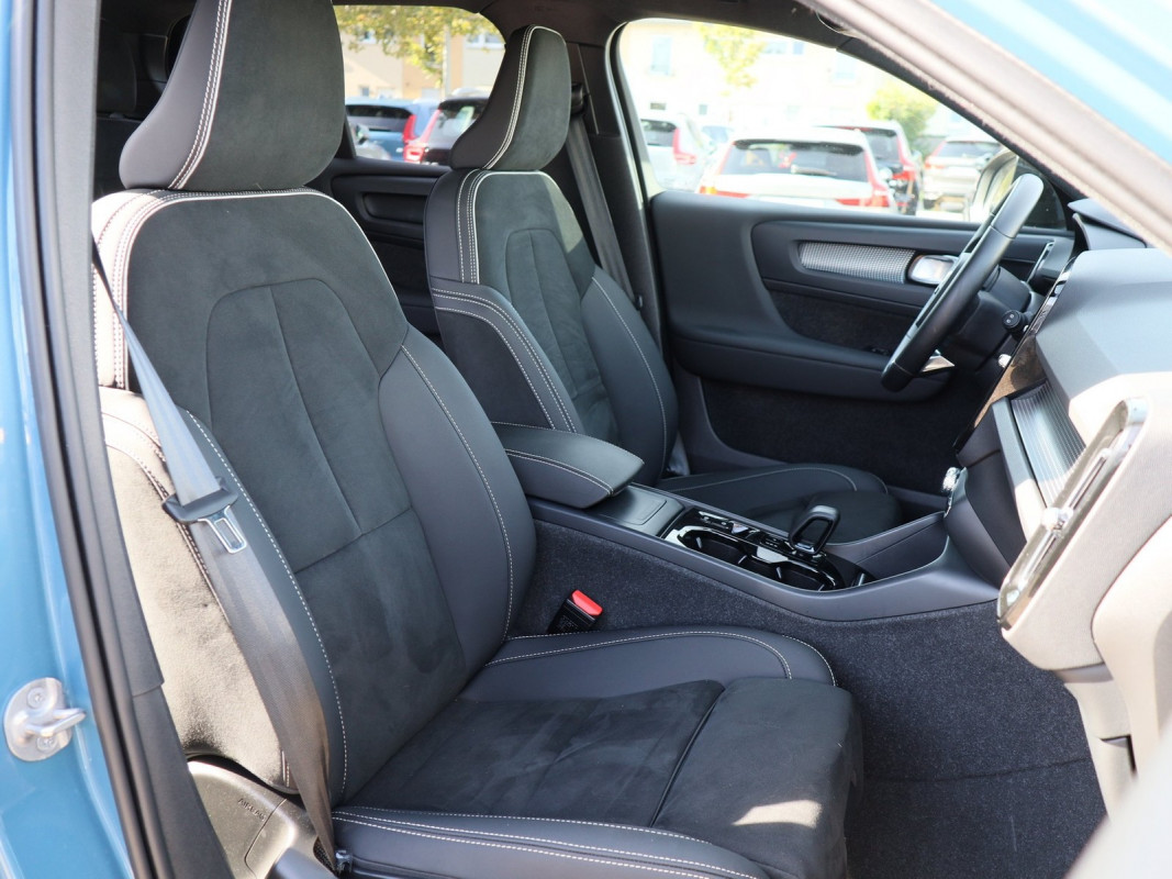 Volvo XC40 B3 - SUV/Off-road - Blau - Gebrauchtwagen - Bild 6