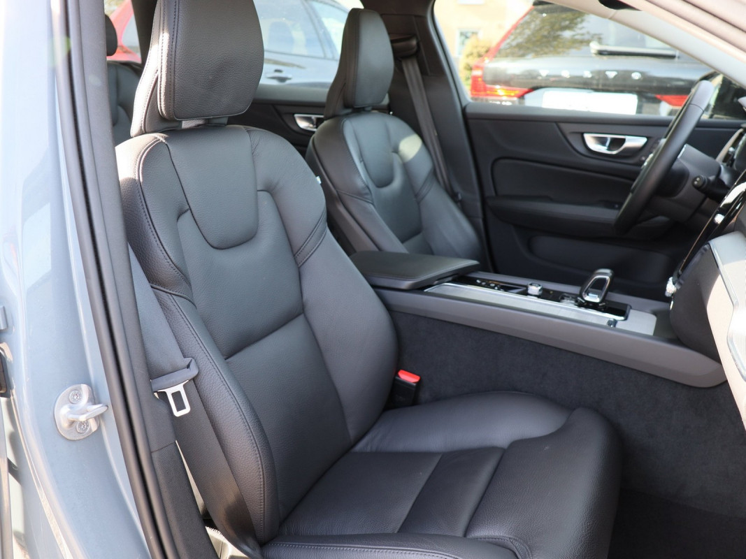 Volvo V60 B4 Benzin - Kombi - Grau - Gebrauchtwagen - Bild 6