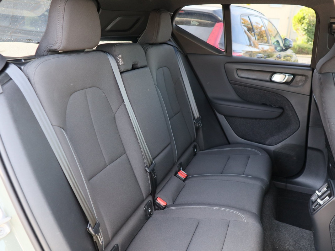 Volvo XC40 Single Motor Extended Range - SUV/Off-road - Grün - Gebrauchtwagen - Bild 4