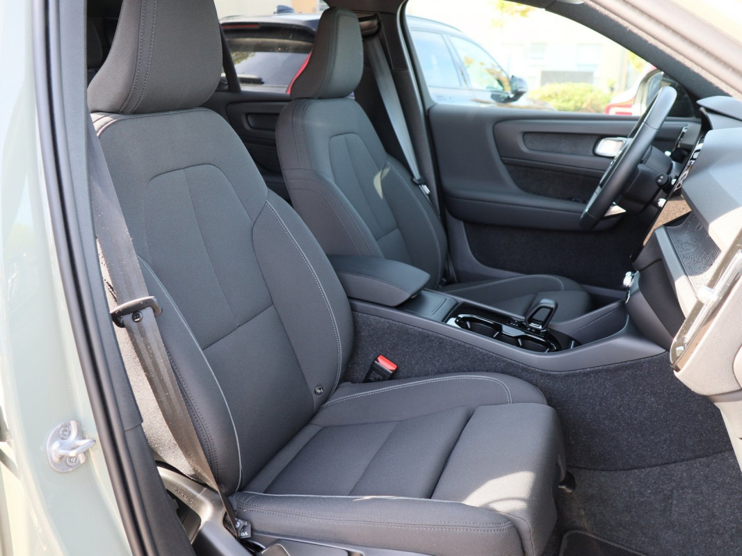 Volvo XC40 Single Motor Extended Range - SUV/Off-road - Grün - Gebrauchtwagen - Bild 6