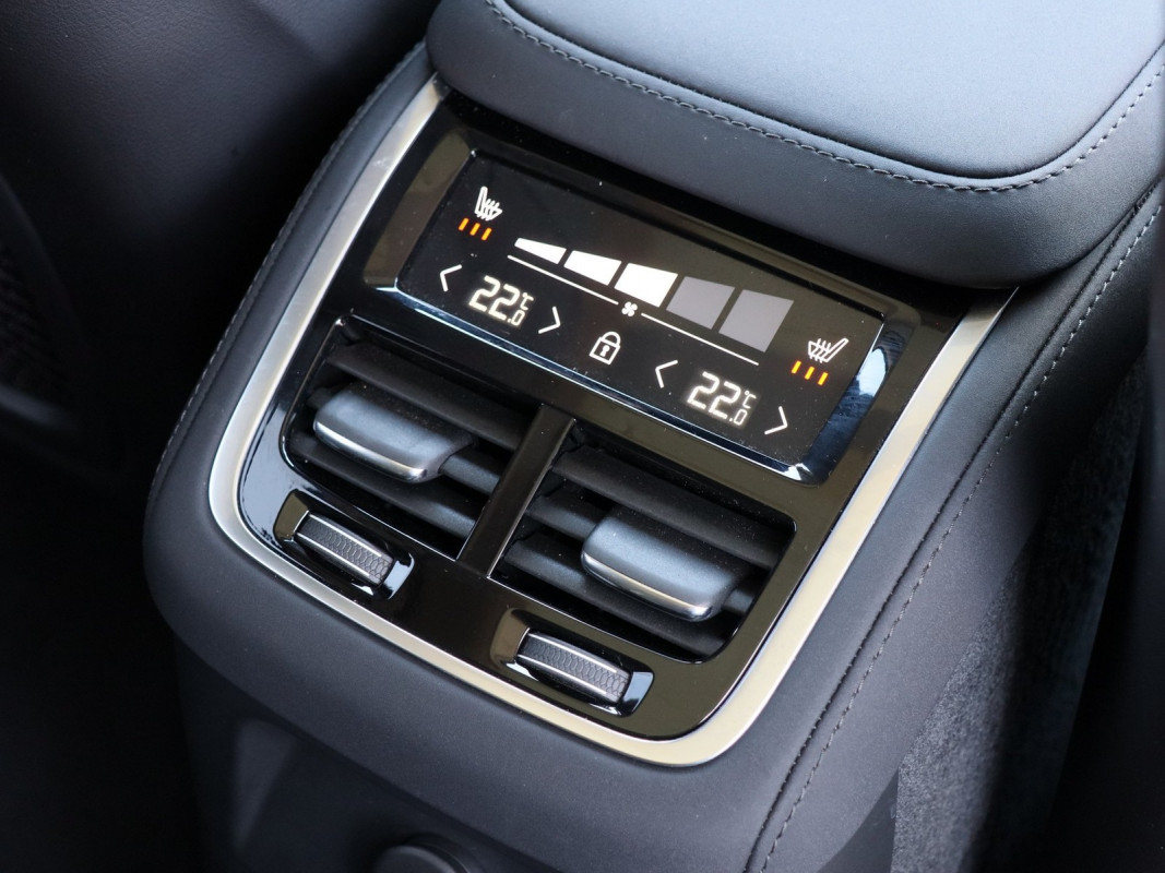 Volvo XC90 T8 AWD - SUV/Off-road - Schwarz - Gebrauchtwagen - Bild 15