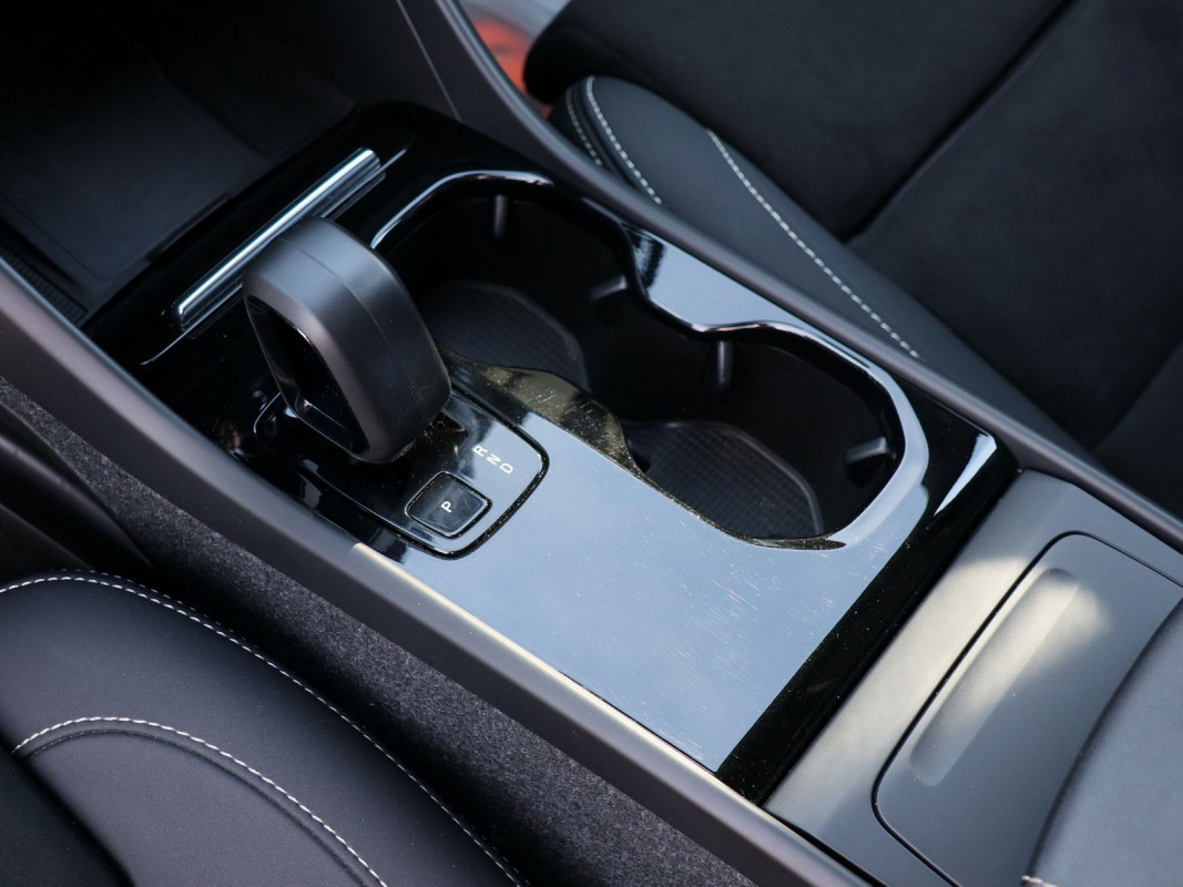 Volvo XC40 Twin Motor - SUV/Off-road - Blau - Gebrauchtwagen - Bild 10