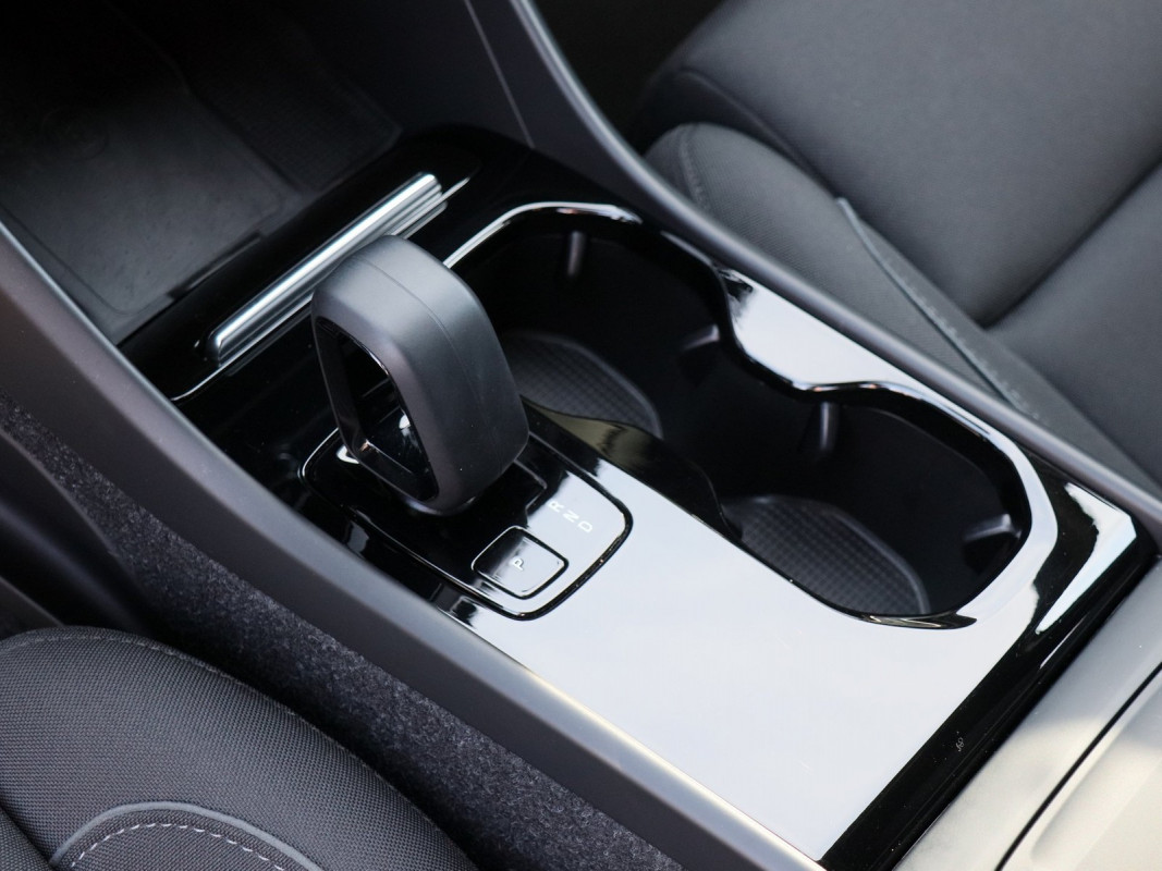 Volvo XC40 Single Motor Extended Range - SUV/Off-road - Grün - Gebrauchtwagen - Bild 10