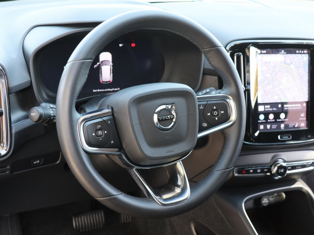Volvo XC40 Twin Motor - SUV/Off-road - Schwarz - Gebrauchtwagen - Bild 9
