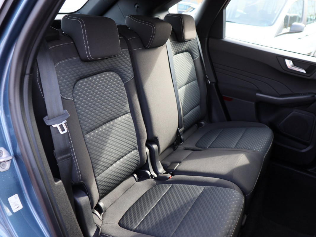 Ford Kuga - SUV/Off-road - Blau - Gebrauchtwagen - Bild 4