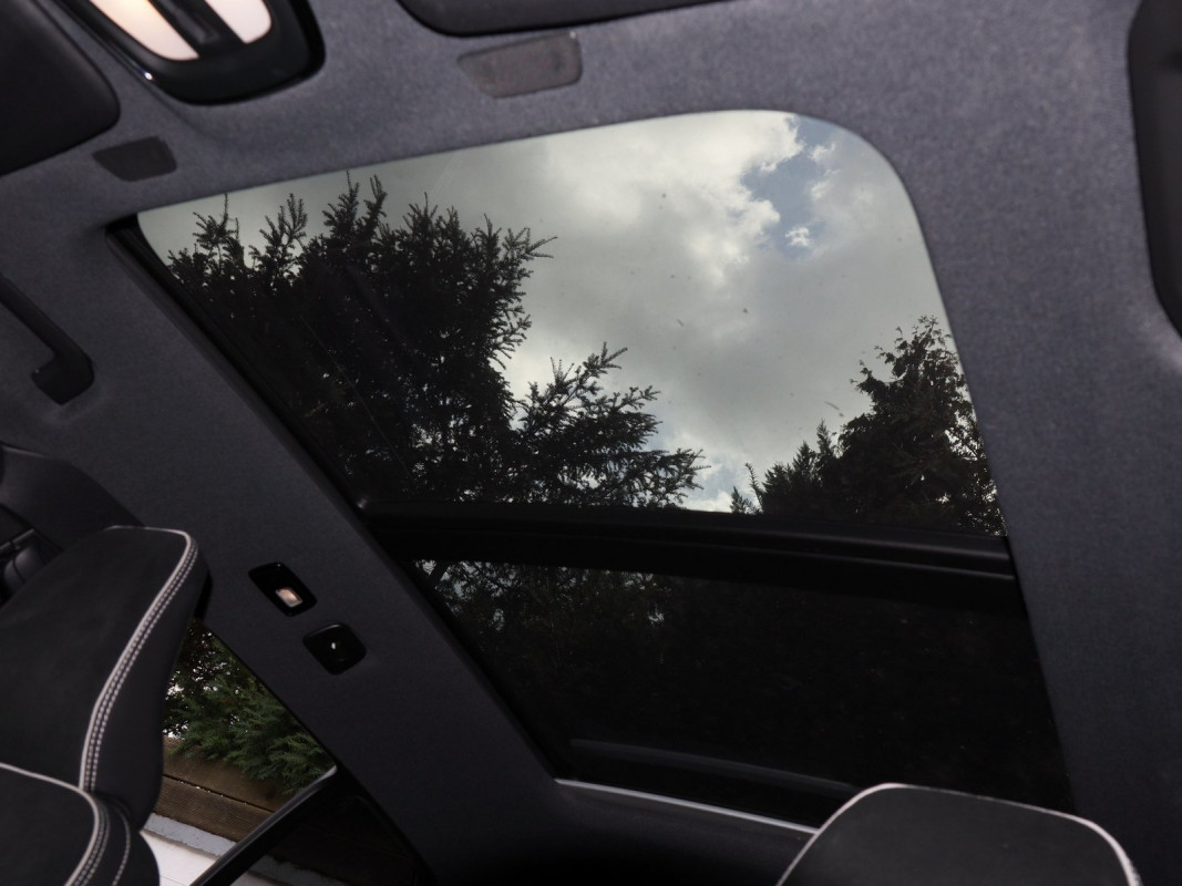 Volvo XC40 B3 - SUV/Off-road - Schwarz - Gebrauchtwagen - Bild 12