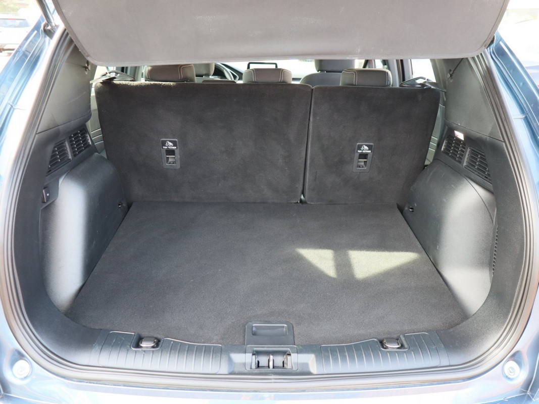 Ford Kuga - SUV/Off-road - Blau - Gebrauchtwagen - Bild 12