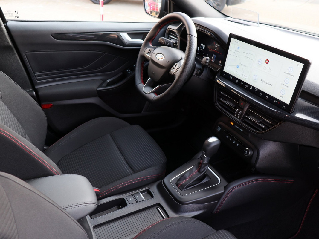 Ford Focus Turnier - Kombi - Schwarz - Gebrauchtwagen - Bild 3
