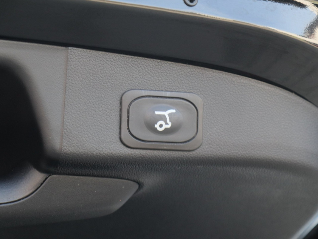 Ford Focus Turnier - Kombi - Schwarz - Gebrauchtwagen - Bild 16