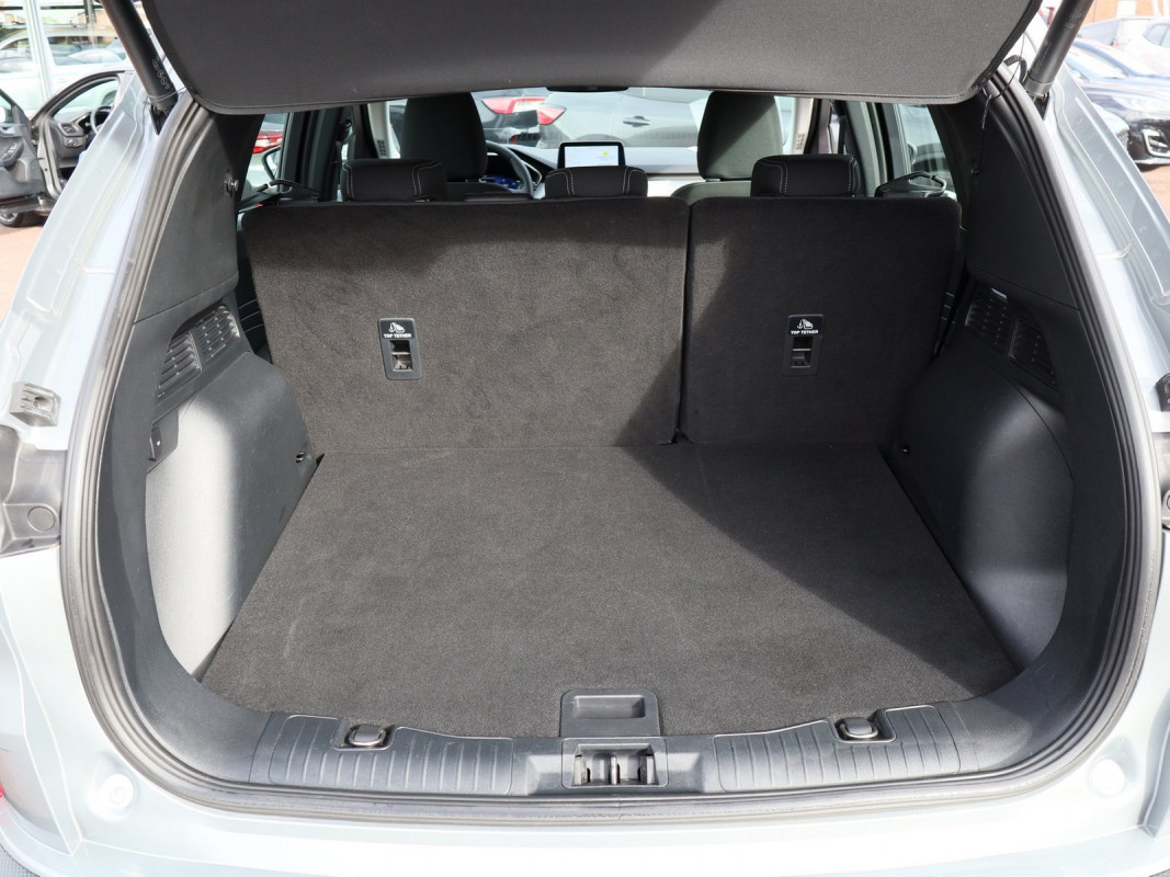 Ford Kuga - SUV/Off-road - Silber - Gebrauchtwagen - Bild 12