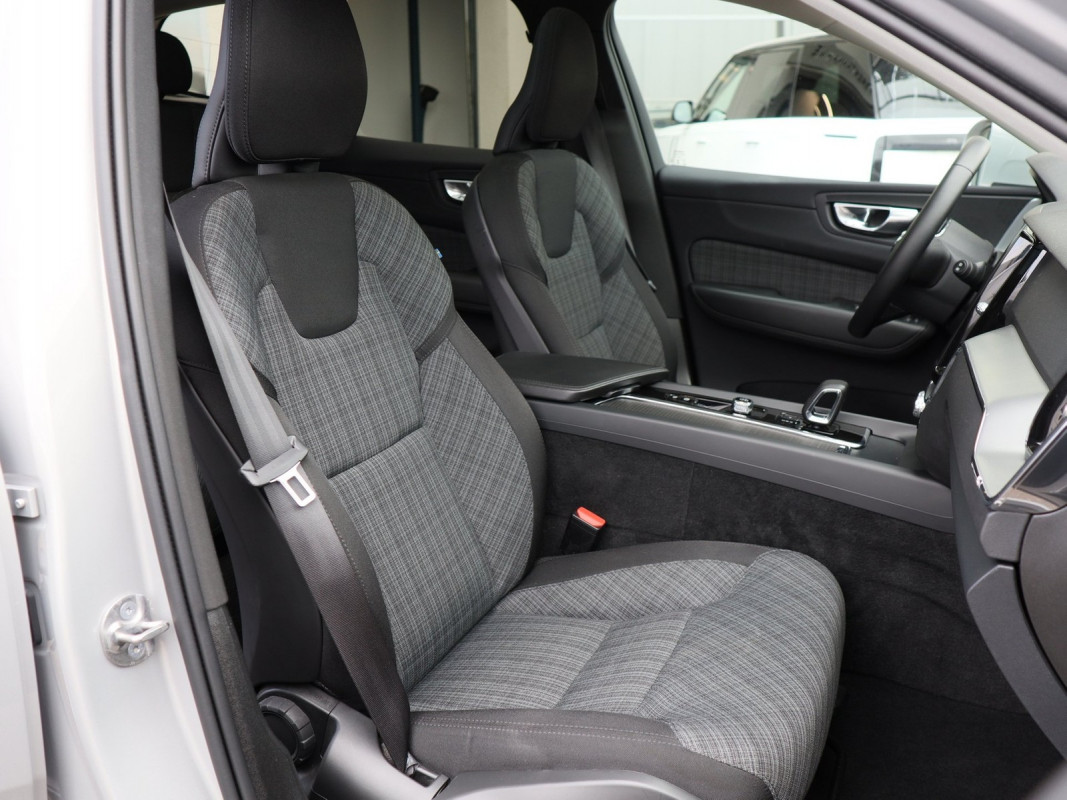 Volvo XC60 - SUV/Off-road - Silber - Gebrauchtwagen - Bild 6