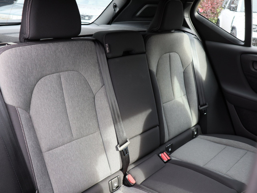Volvo XC40 B3 Core - SUV/Off-road - Grau - Gebrauchtwagen - Bild 4