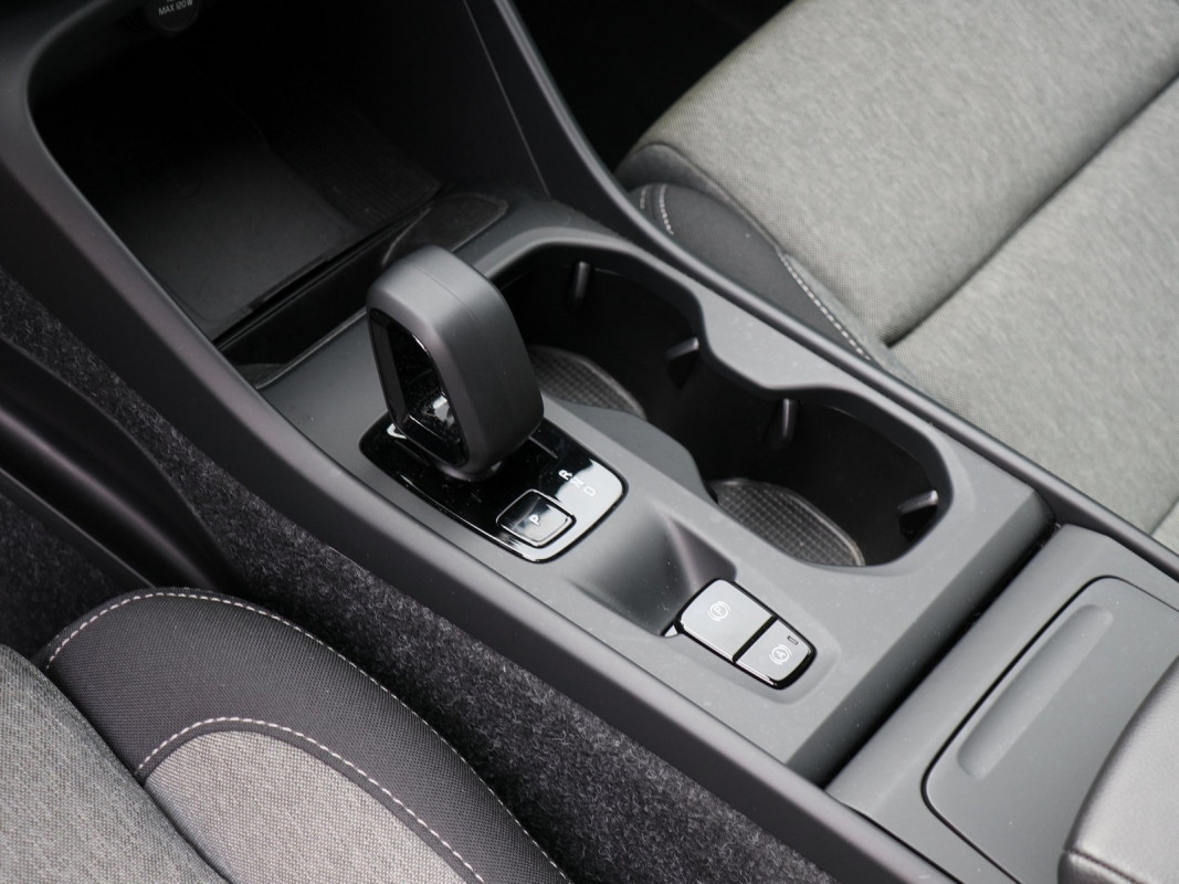 Volvo XC40 B3 Core - SUV/Off-road - Grau - Gebrauchtwagen - Bild 10