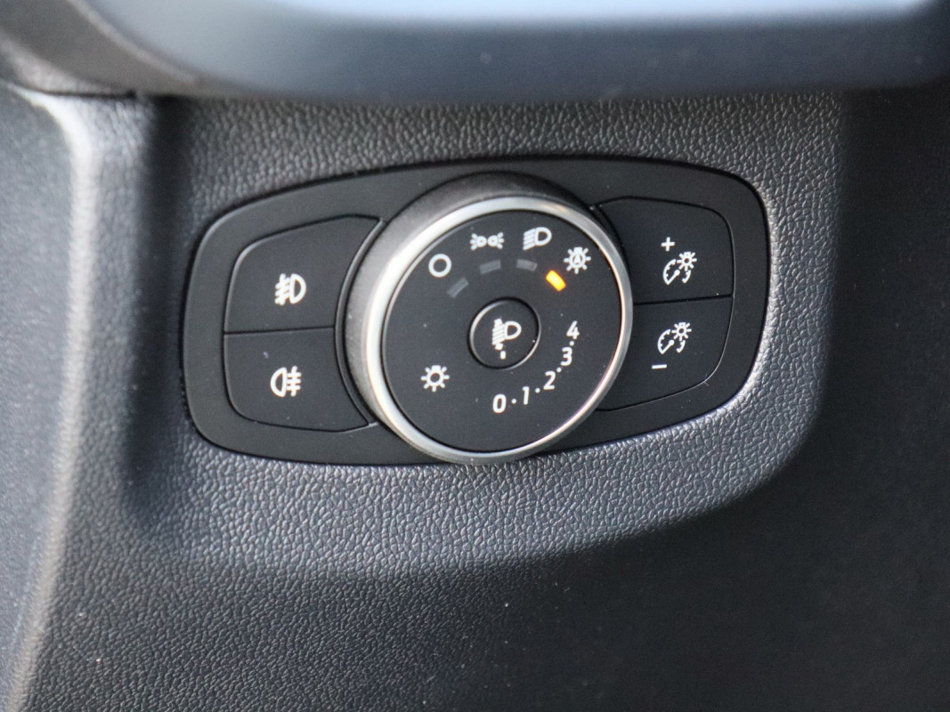 Ford Tourneo Courier Automatik - Van/Minibus - Grün - Neuwagen - Bild 11