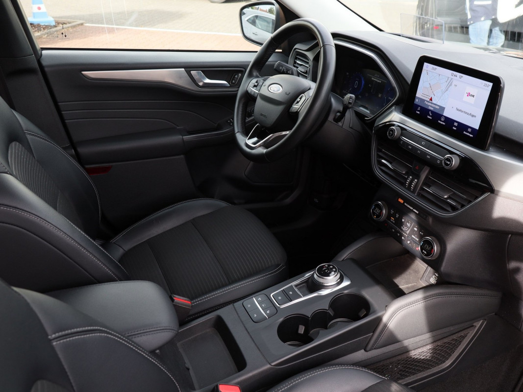 Ford Kuga Kuga Diesel Titanium X, AWD, Winter-P., Technologie-P., Fahrerassistenz-P. - SUV/Off-road - Grau - Gebrauchtwagen - Bild 3