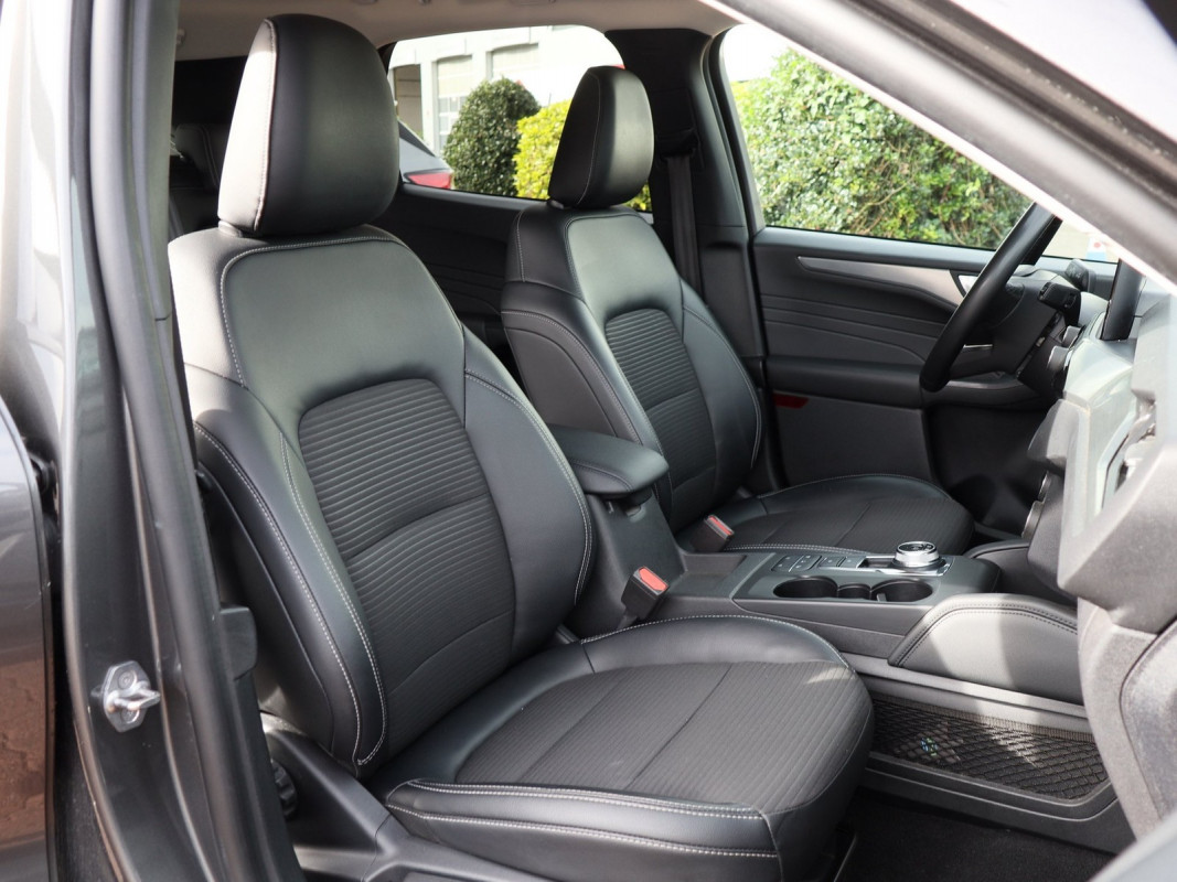 Ford Kuga Kuga Diesel Titanium X, AWD, Winter-P., Technologie-P., Fahrerassistenz-P. - SUV/Off-road - Grau - Gebrauchtwagen - Bild 6